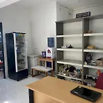 Oyo 94143 Mahagoni House Syariah