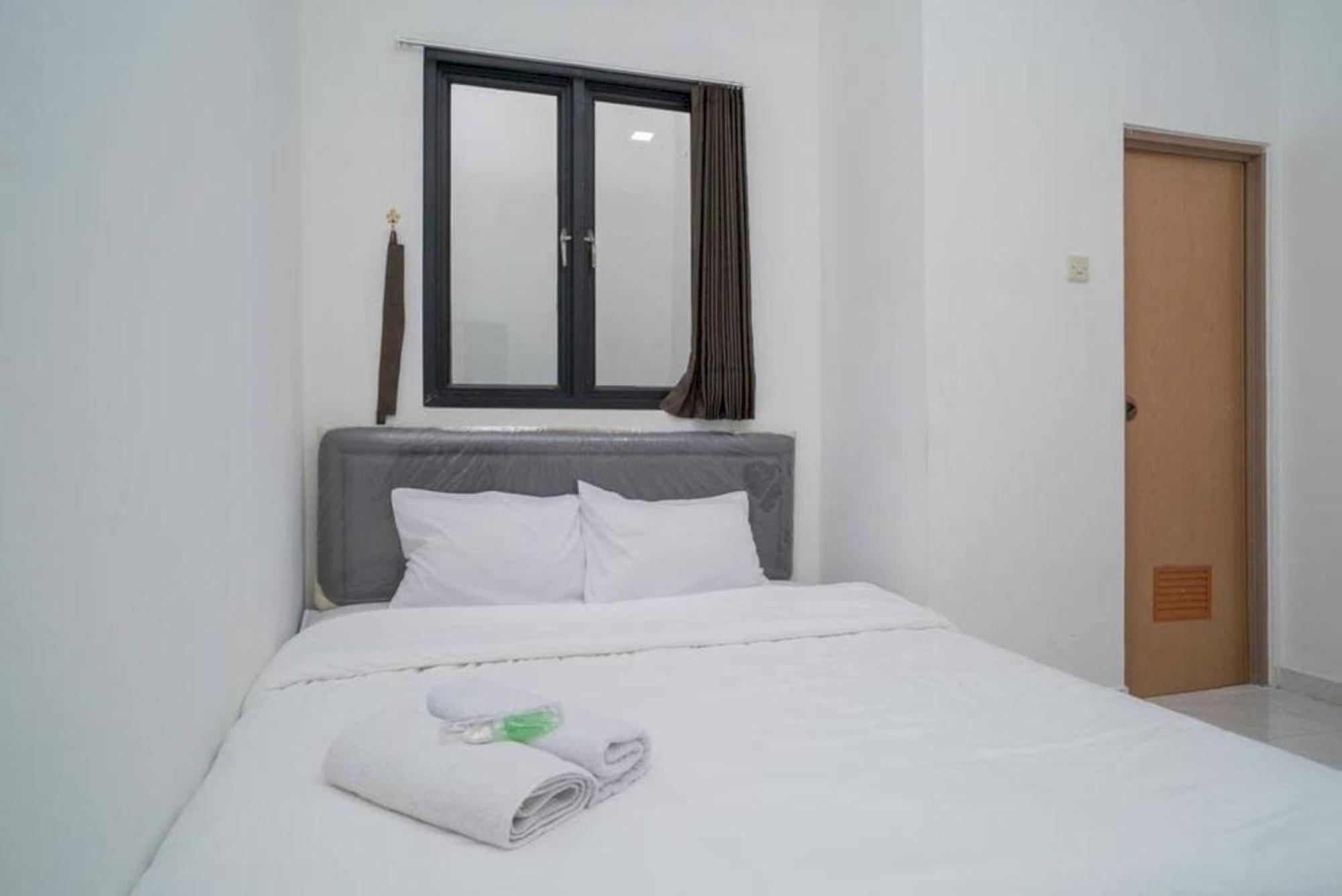 Oyo 94143 Mahagoni House Syariah Bogor