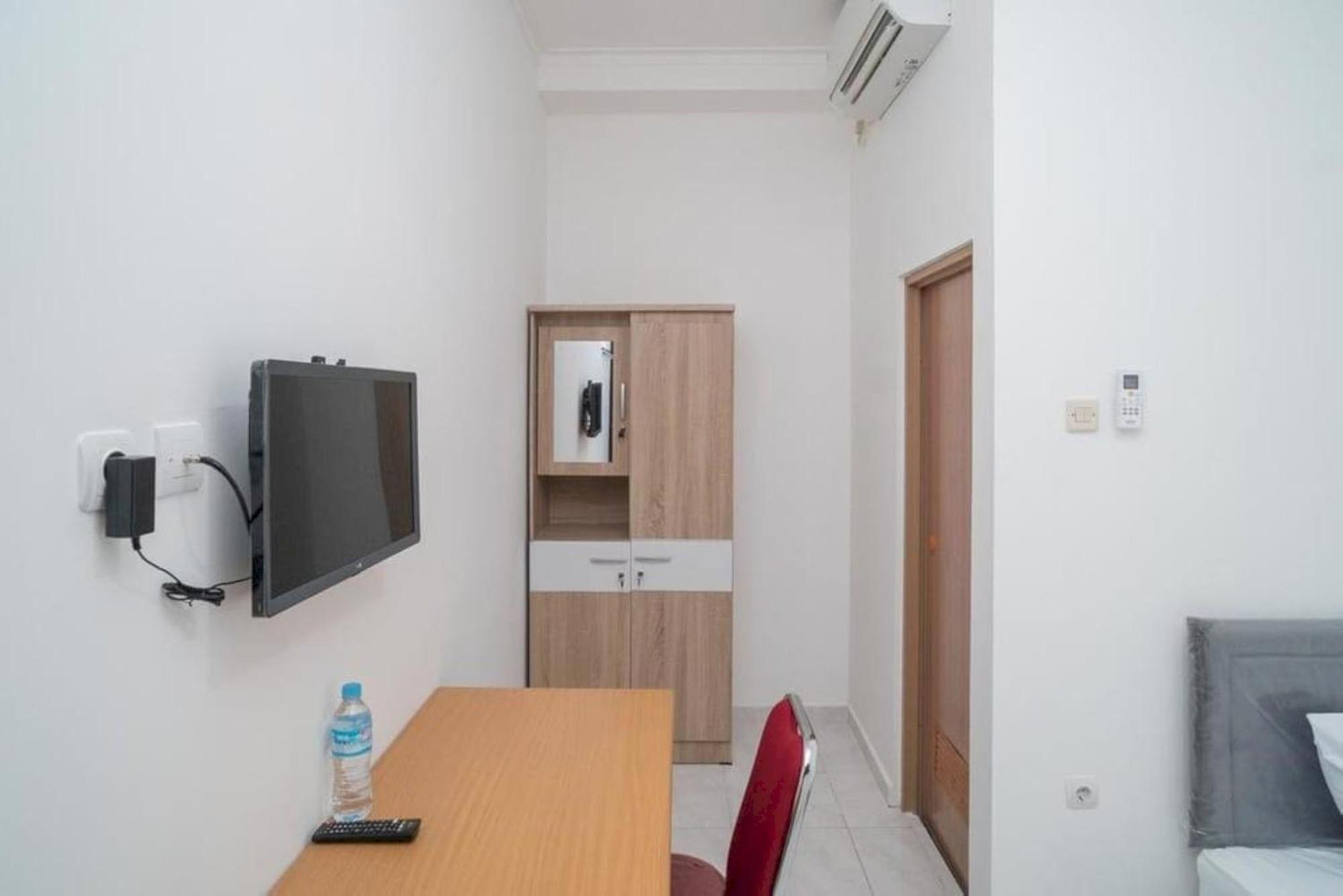 Hotel Oyo 94143 Mahagoni House Syariah 2*