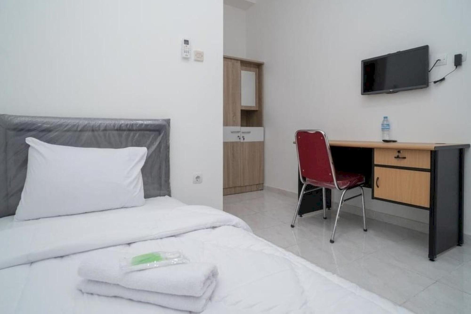 Hotel Oyo 94143 Mahagoni House Syariah Bogor